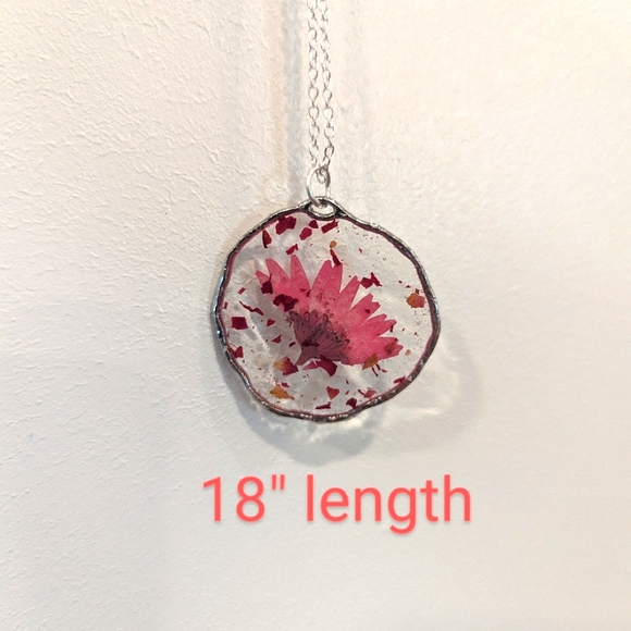 NEW Handmade pressed flower necklaces. - Picture 5 of 6